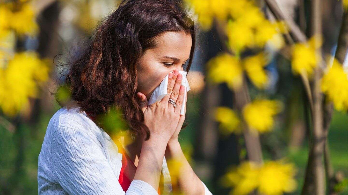 Here are some easy ways to prevent allergy symptoms