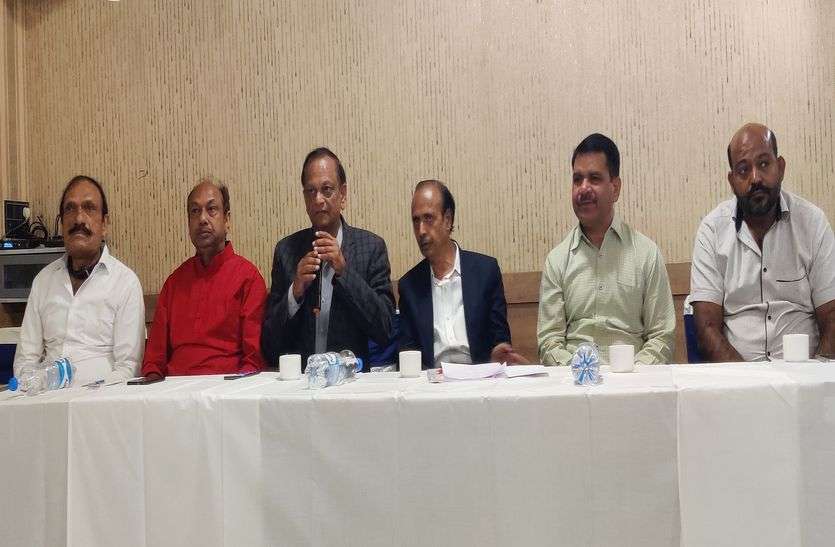 ऑनलाइन नशीले पदार्थ बेचने के खिलाफ जयपुर के व्यापारी ऑनलाइन नशीले पदार्थ बेचने के खिलाफ जयपुर के व्यापारी