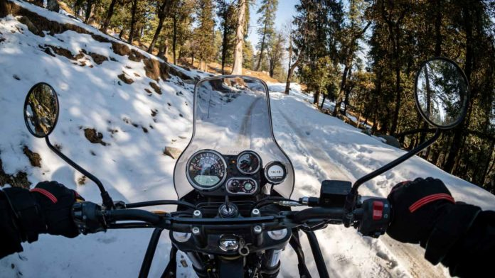royal_enfield_himalayan_off-roading.png