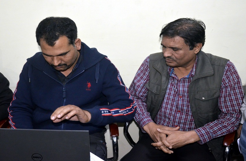 प्रदूषण नियंत्रण बोर्ड के आरओ व जेईएन 45 हजार रुपए की रिश्वत लेते पकड़े