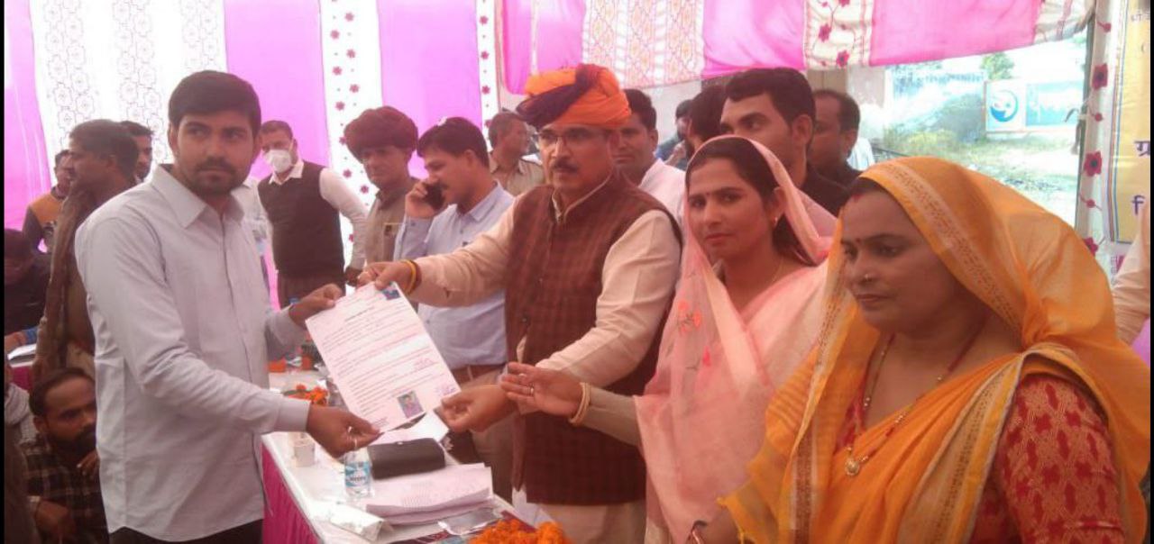 खोरी गांव के स्कूल में पुस्तकालय व खिलाडियों के लिए बनेगा ट्रैक