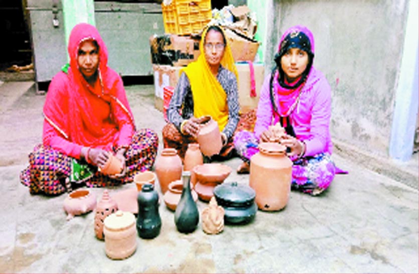 टेराकोटा से रोजगार के साथ शहरों में निराज ने बनाई पहचान