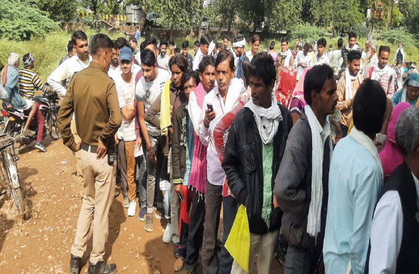 सरकारी रेट से ज्यादा यूरिया की बिक्री