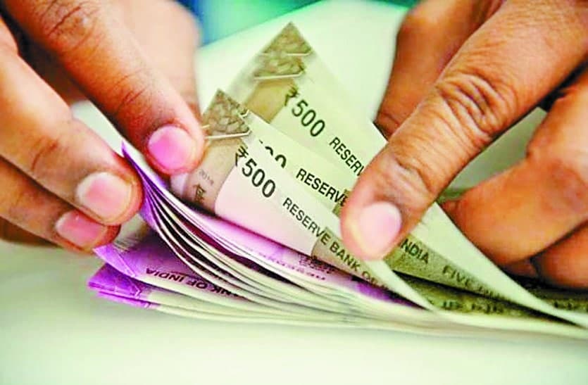 चोरों ने युवक की जेब से उड़ाए 46 हजार रुपए