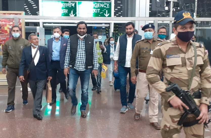 MP Hanuman Beniwal complains Air India for Delhi Jaipur flight