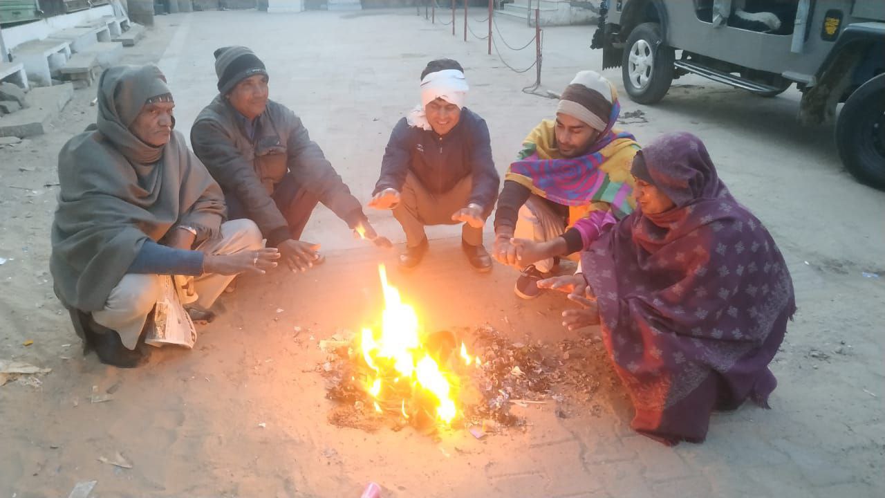 जयपुर जिले में कई जगह मावठ से बढ़ी ठंडक, सर्दी से बचाव के लिए अलाव का सहारा