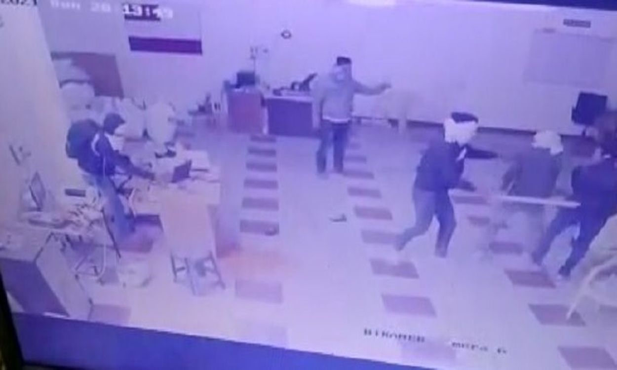 बदमाशों ने की ऑफिस में लूट