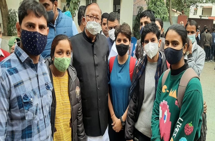 45 हजार से अधिक स्कूलों में शारीरिक शिक्षक नहीं