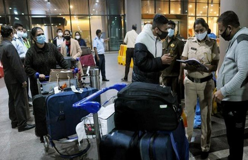 omicron-variant-scare-13-international-travelers-suspects-from-noida.jpg