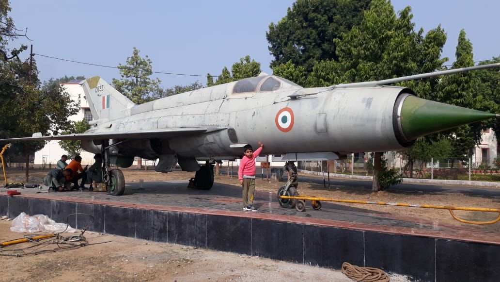 Fighter plane MiG-21 arrived at Jabalpur Engineering College