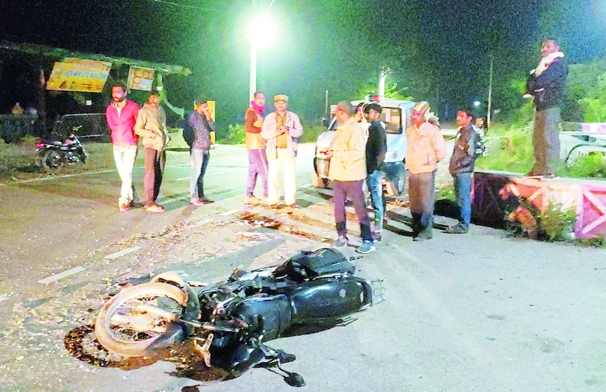 थाना सीमा विवाद में उलझी रही पुलिस, दुर्घटना करने वाला वाहन लेकर फरार