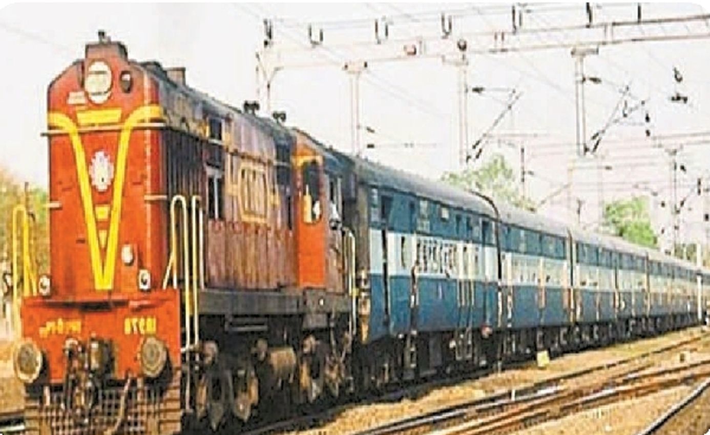 भारतीय रेल का अजीब मामला- एक ही ट्रेन में यात्रा के अलग-अलग नियम