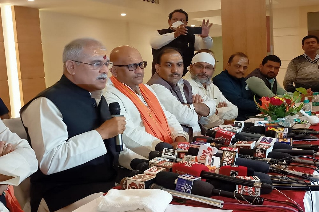 वाराणसी में मीडिया से मुखातिब छत्तीसगढ के सीएम बघेल