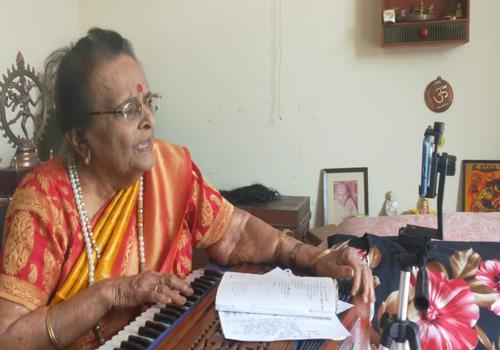 अवधी म्यूजिक वर्कशॉप में विदेशियों ने साधे सुर