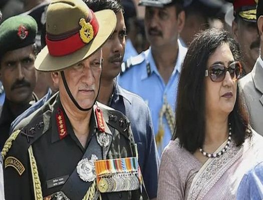 CDS Bipin Rawat समेत सभी के पार्थिव शरीर आज लाए जाएंगे दिल्ली, रक्षा मंत्री  संसद में देंगे बयान | Tamil Nadu Helicopter Crash Cremation of CDS Bipin  Rawat his wife to be