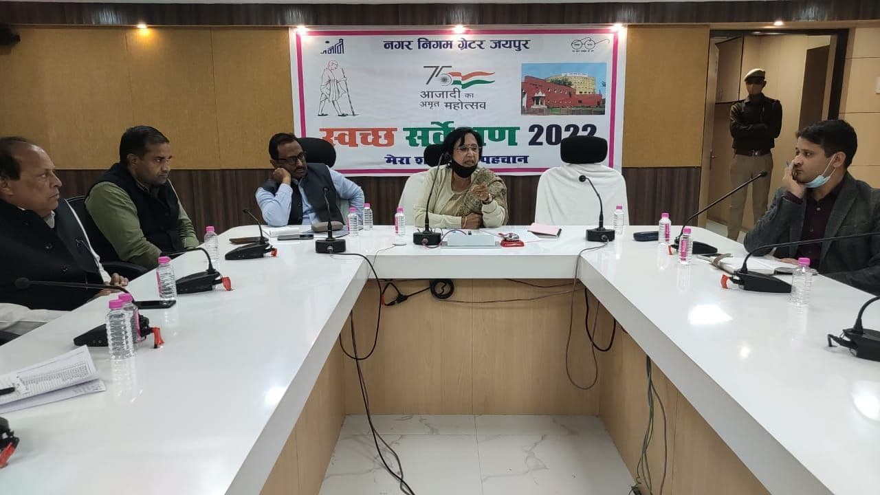 बीवीजी प्रतिनिधियों पर बरसीं महापौर, बोले कार्यशैली सुधारो नहीं तो कार्रवाई के लिए तैयार रहो