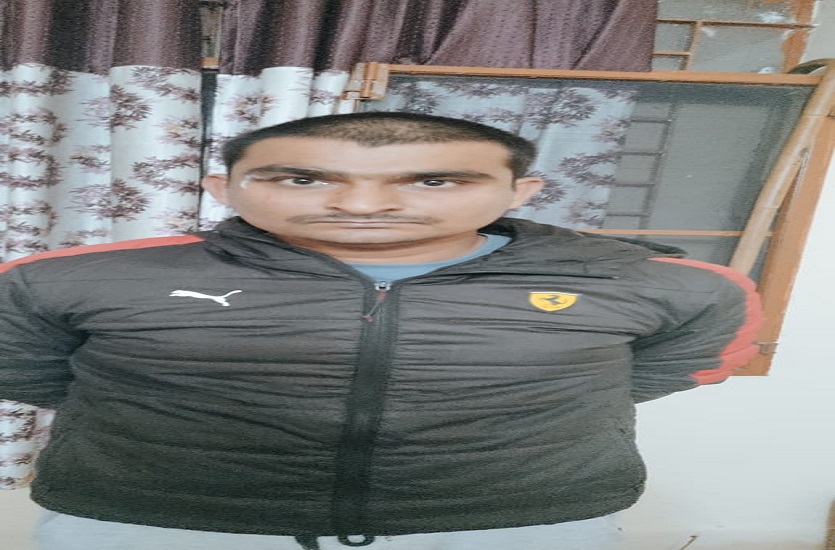 दो लाख रुपए की रिश्वत लेते केन्द्रीय नारकोटिक्स ब्यूरो का इंस्पेक्टर गिरफ्तार