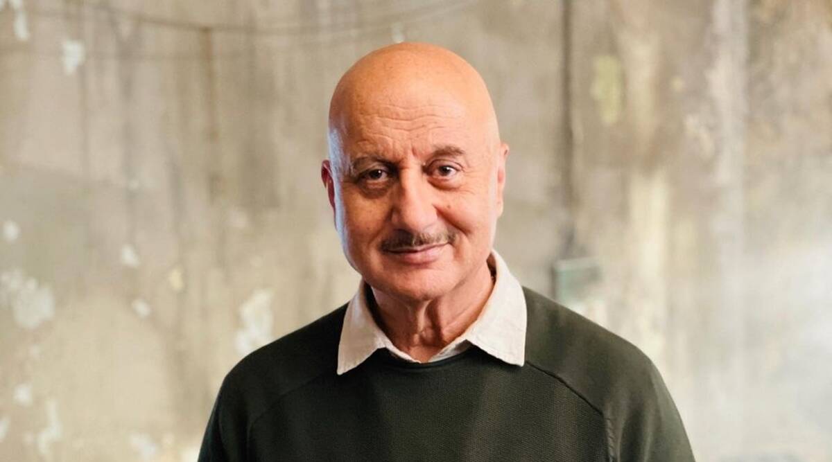 why does Anupam kher get relief by staying away from wife kirron kher | अनुपम  खेर को क्यो मिलता है पत्नी किरण खेर से दूर रह कर सुकून | Patrika News