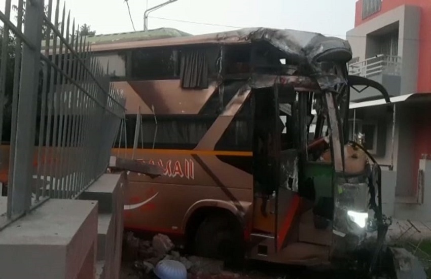 anand--_bus_accident.jpg