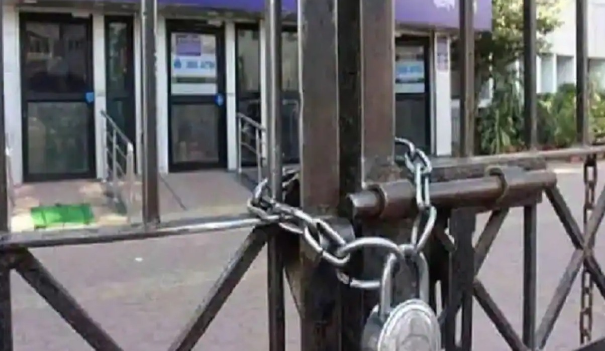 Bank Strike : अरबों के चेक क्लीयरेंस-फंड ट्रांसफर फंसे, व्यवस्था धराशाही, ATM हुए नो कैश