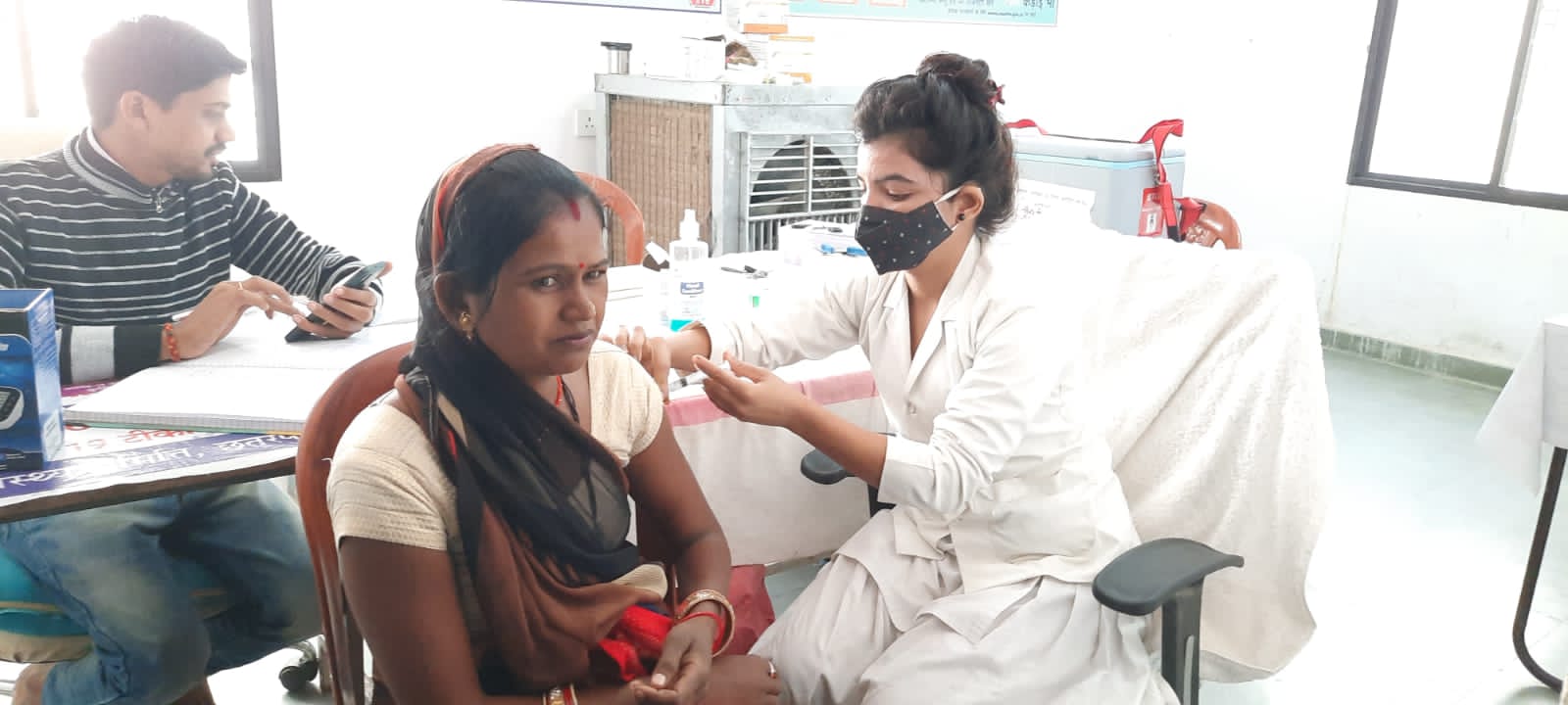 12 लाख 63 हजार को लगना है दोनों डोज