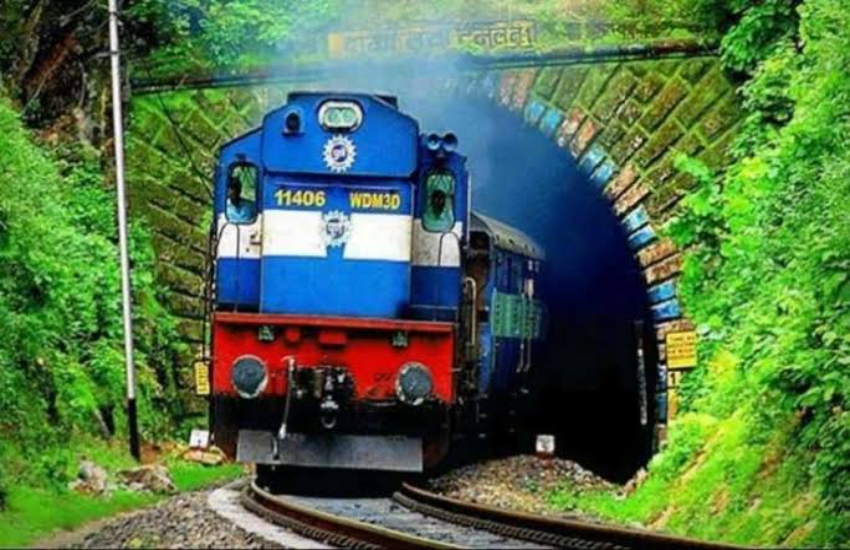 अब रेल यात्रियों को मिलेगा फ्री इंटरनेट, उत्त्तर मध्य रेलवे के 95 प्रतिशत स्टेशन पर वाईफाई की सुविधा, ऐसे उठाएं लाभ