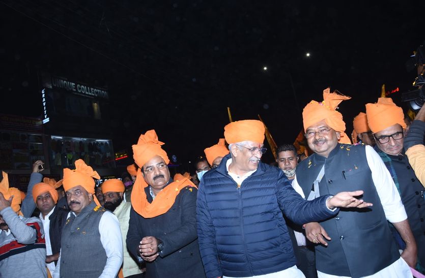 जनसम्पर्क अभियान में दिखे दिग्गज
