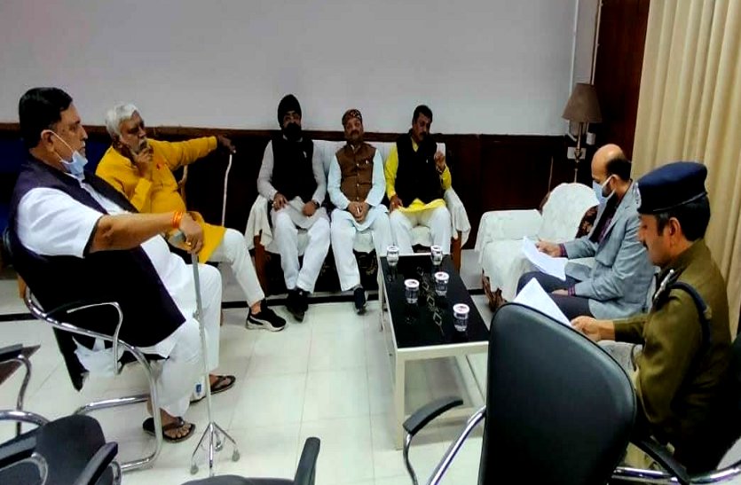 पुलिस पर गंभीर आरोप, भाजपा ने कहा घरों में घुसकर हमारे समर्थकों को धमका रही पुलिस, प्रतिनिधि मंडल ने SSP को दी चेतावनी