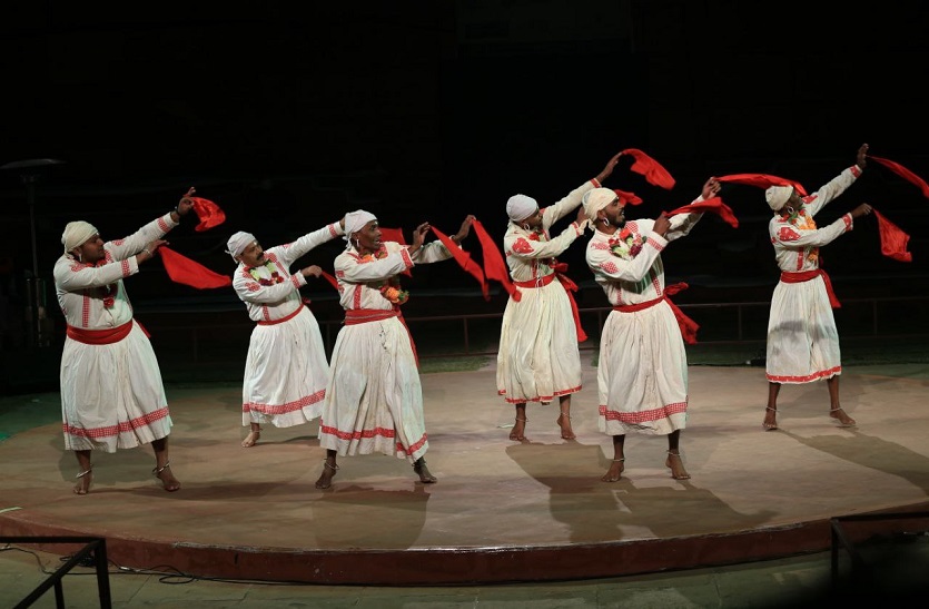Lokrang में लोक संगीत और नृत्य ने किया मंत्रमुग्ध