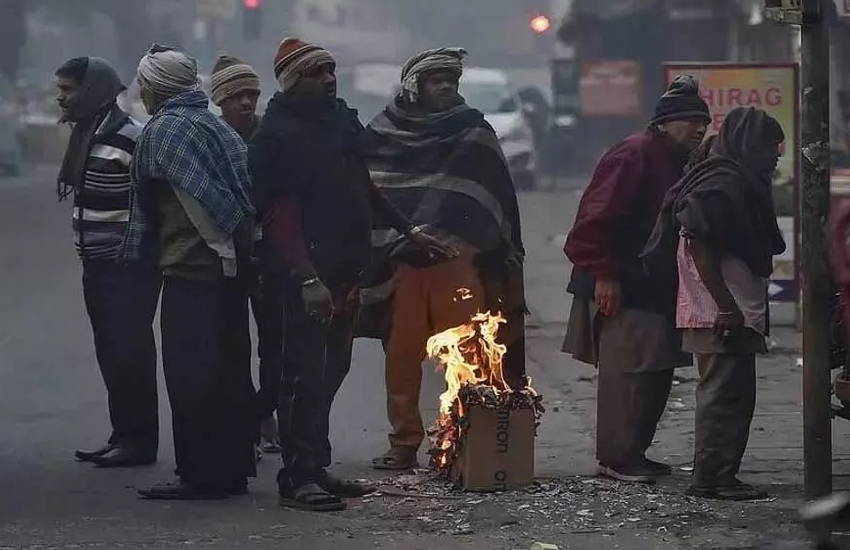 Weather Forecast News Today Live Updates: पहाड़ों की बर्फबारी ने बढ़ाई  ठिठुरन, टूटा ठंड का रिकॉर्ड, शीतलहर की चेतावनी | weather forecast news  today live updates winds increased the cold ...