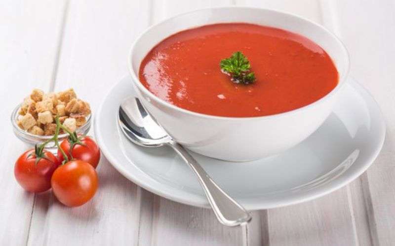 Homemade tomato soup with easy tips for winter