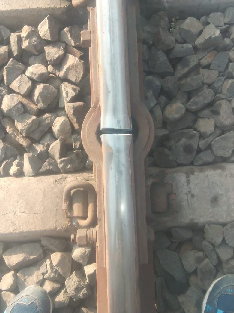 Cracks in track 3 of Venkatanagar railway station, train saved from ac