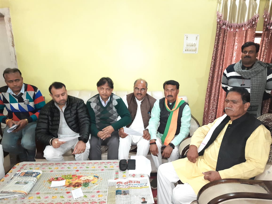 कॉंग्रेस के षड्यंत्र से लगी ओ.बी.सी. आरक्षित सीटों पर रोक