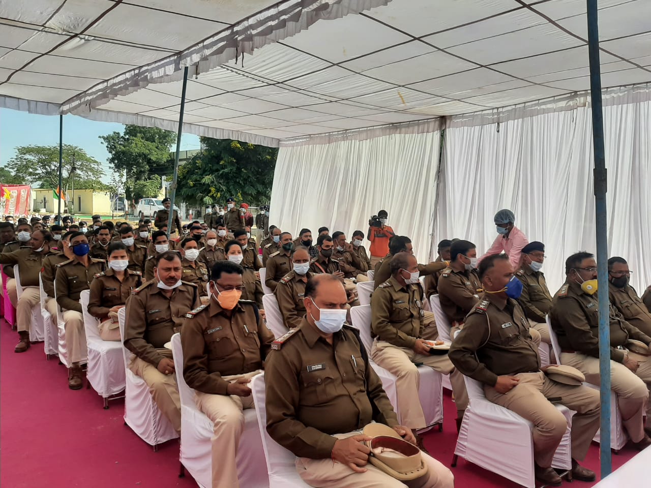 सहमते, झिझकते एडीजीपी को बताई समस्याएं