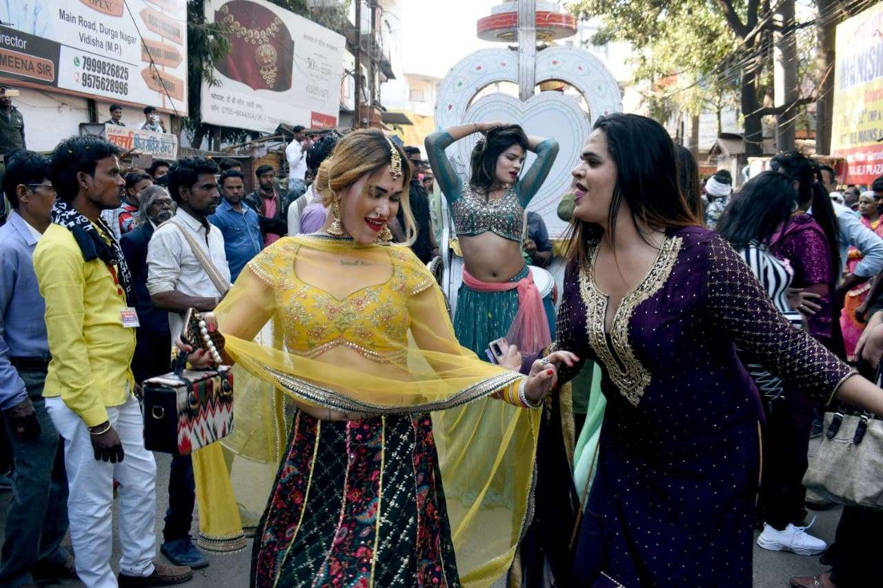 सोने से लदे किन्नरों को देख हैरान रह गए लोग- देखिये....किन्नर महासम्मेलन की तस्वीरें