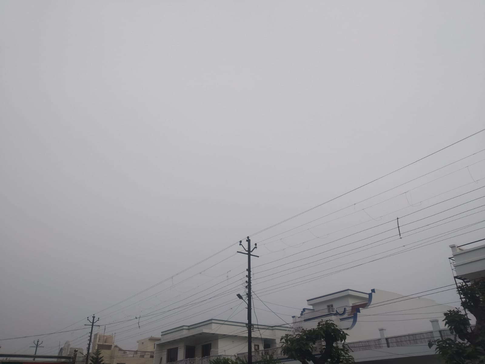 Today Weather Update : दिल्ली सहित इन जिलों का बढ़ा तापमान, वायु गुणवत्ता का स्तर भी खतरनाक