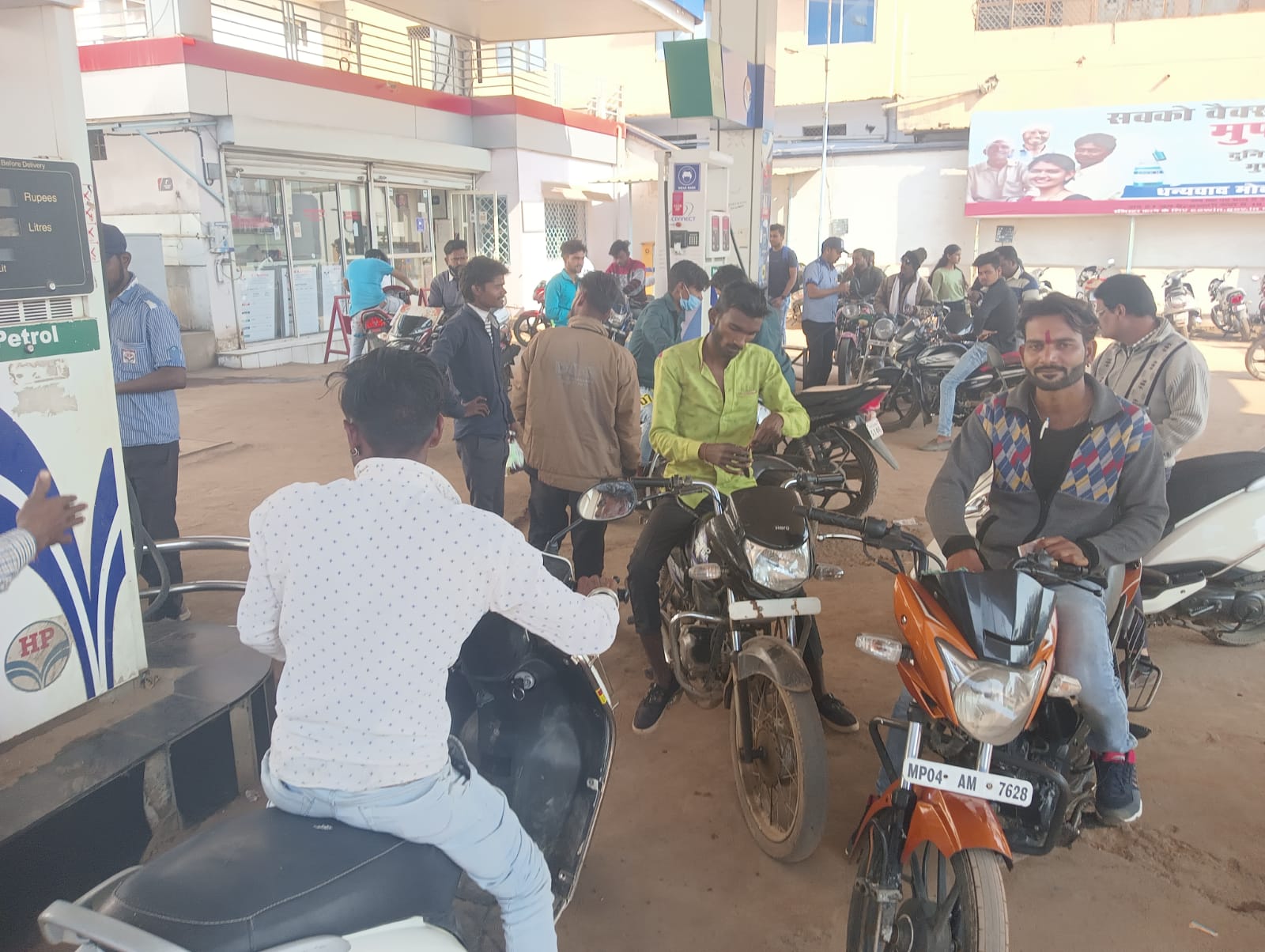 अब बे-मास्क बाहर आए तो कोरोना घर ले जाएंगे