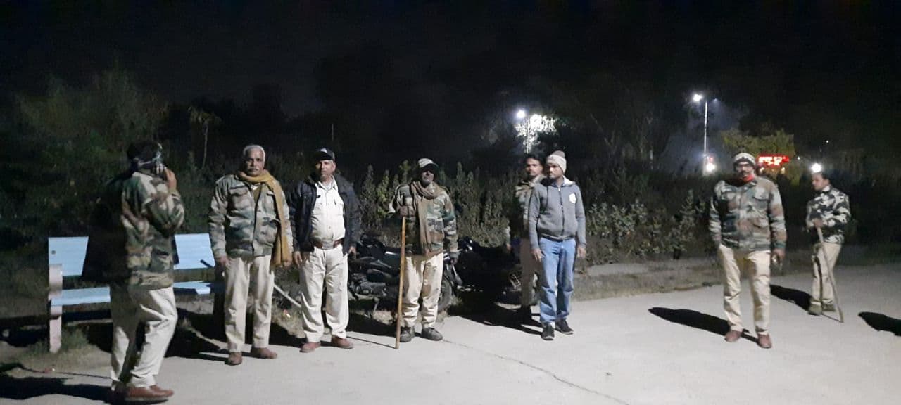 रेस्क्यू नहीं कर पाए वनकर्मी