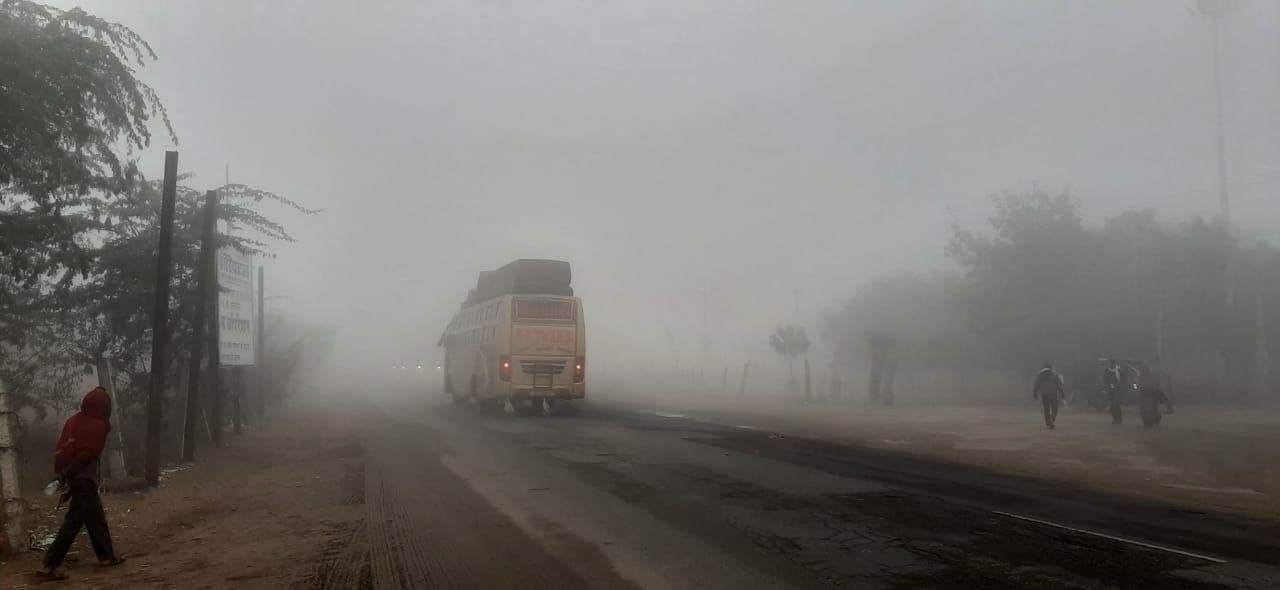 Fog after Maavath in Nagaur, vehicles slow down