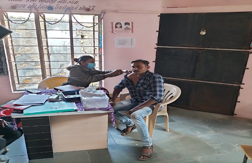 Gujarat: गुजरात में कोरोना के नए मामले 500 पार, 8 दिन में 6 गुणा बढ़े मरीज