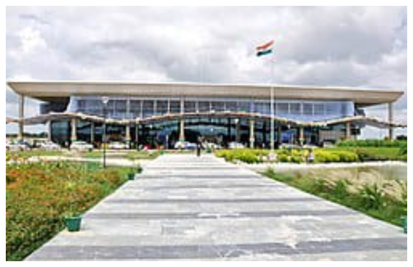 प्रयागराज बमरौली एयरपोर्ट पर बम मिलने की सूचना, मौके पर पुलिस फोर्स मौजूद