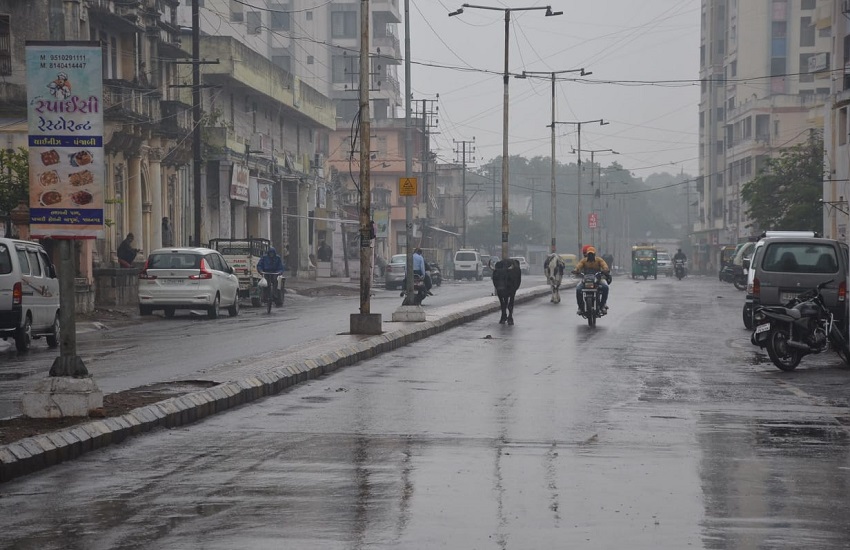 Gujarat Hindi News : 40 किलोमीटर प्रति घंटे की रफ्तार से बही हवा से ठिठुरन बढ़ी