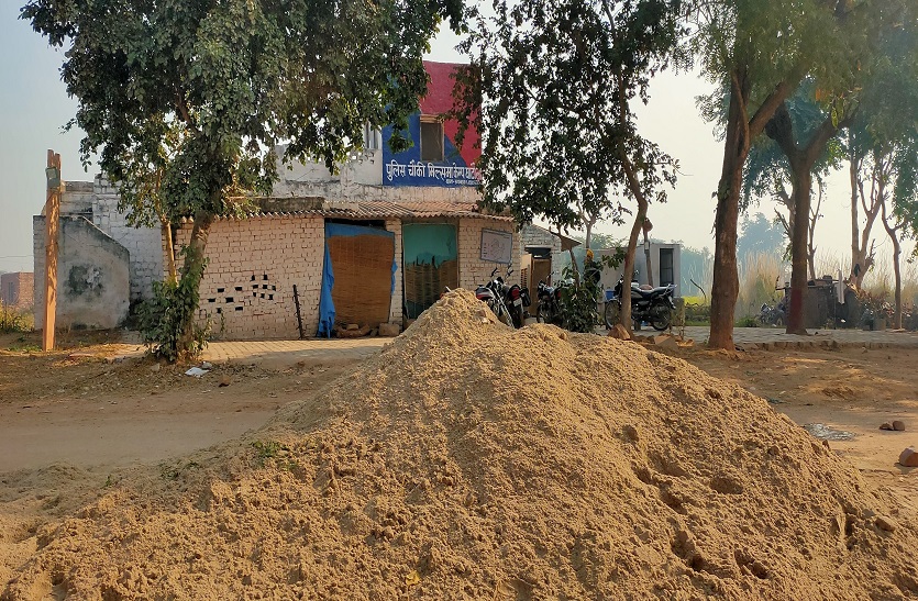 बजरी माफिया: पुलिस फिर ग्रामीणों पर की फायरिंग