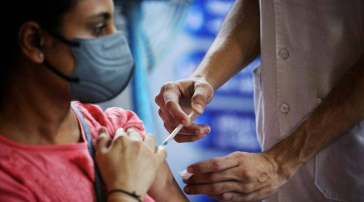 Vaccine 3 to adolescents of 15 to 17 years in the state