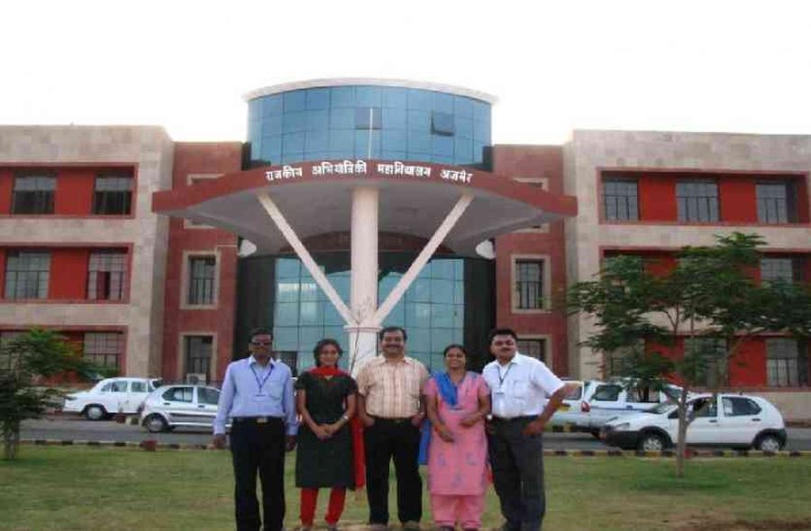 post vacant in institutes