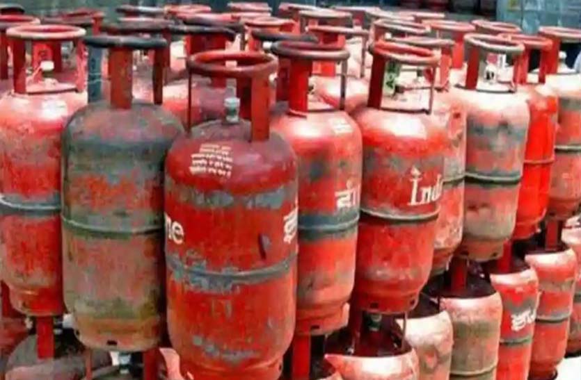 हॉटल, रेस्टोरेंट संचालकों को मिली राहत, 101.50 रूपए सस्ता हुआ सिलेंडर