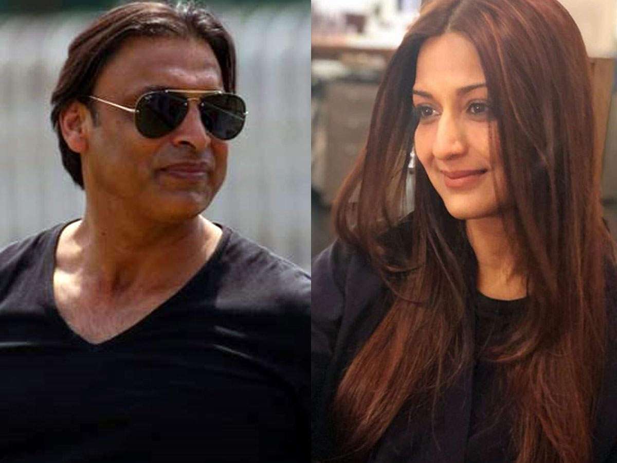 sonali_bendre_and_shoaib_akhtar.jpg