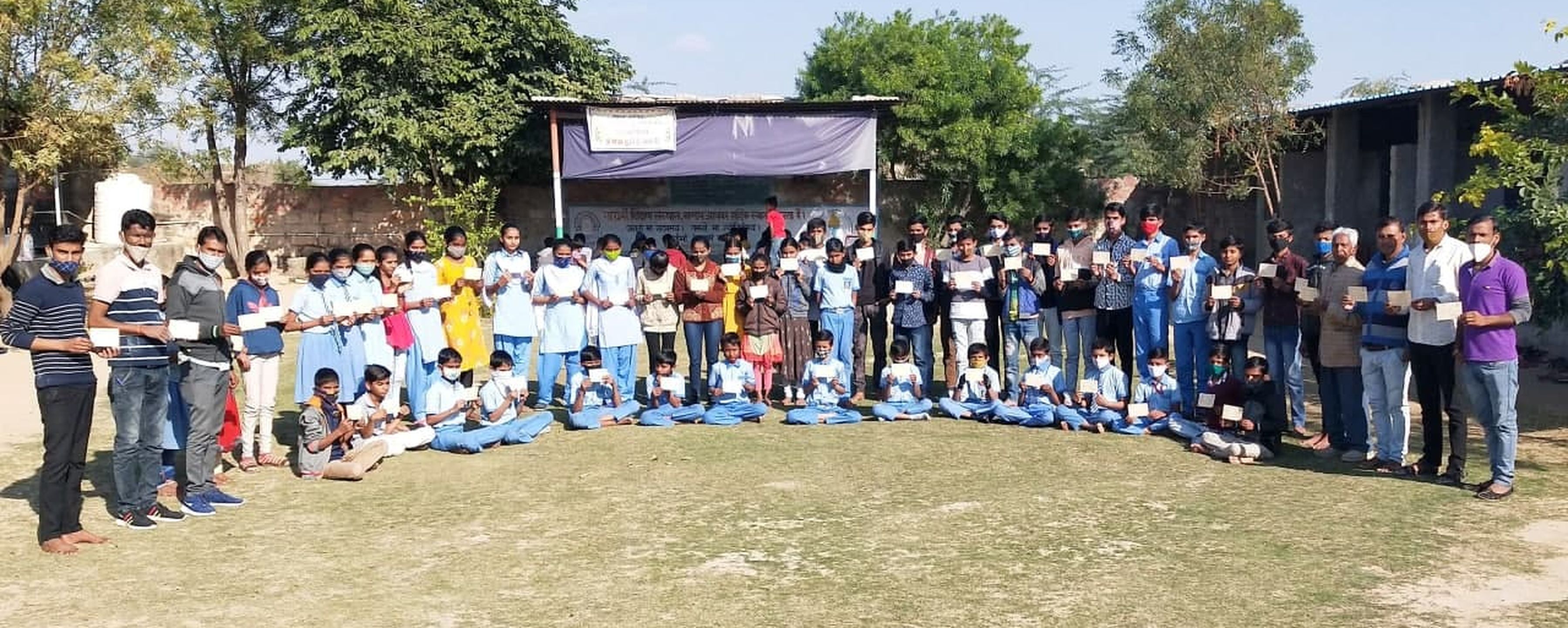 खण्डप में स्कूली छात्रों ने लिखे पोस्टकार्ड, बालोतरा को जिला बनाने की मांग