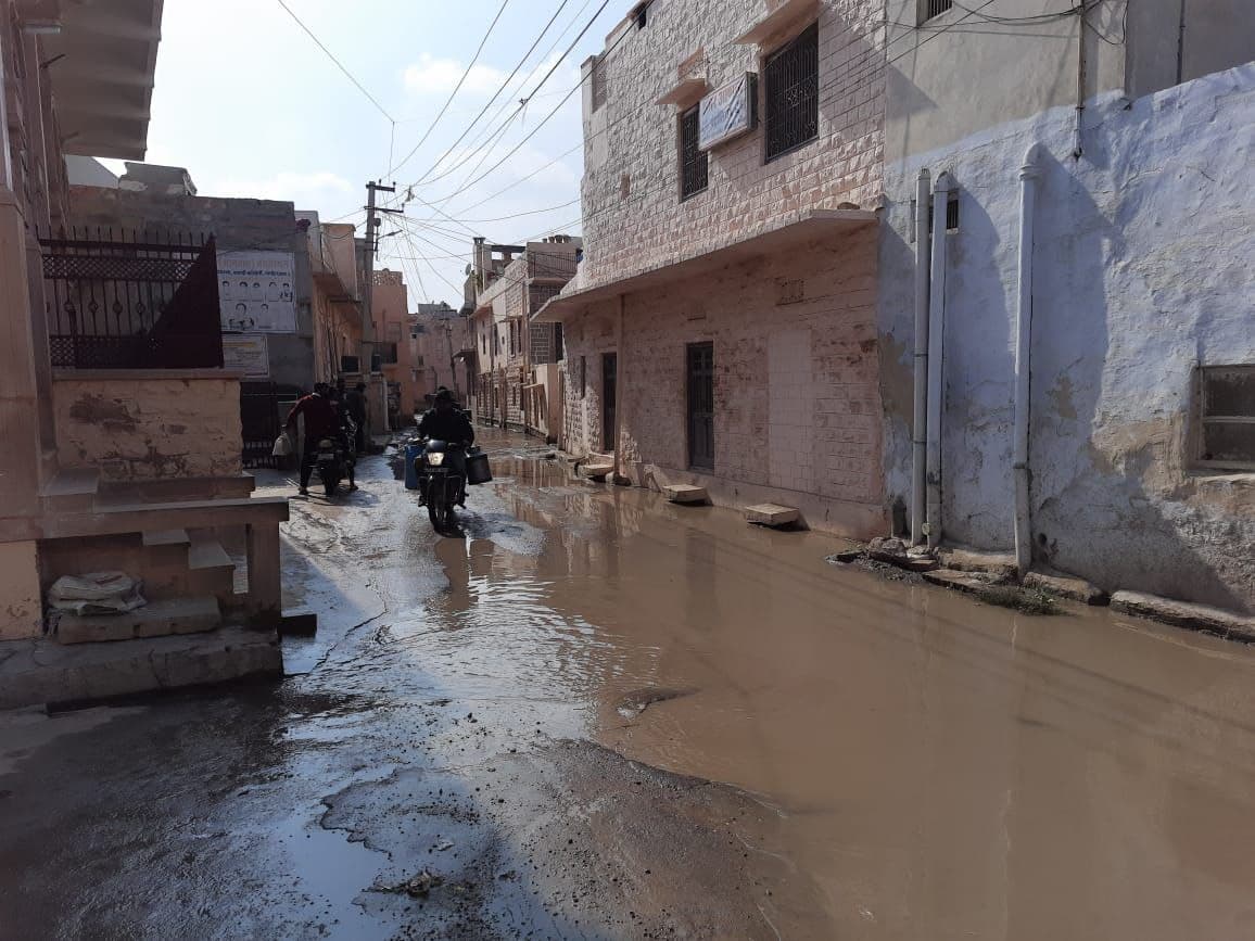 Water filled on the main road, asked for a name from the municipal council