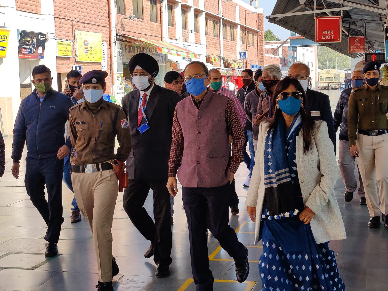 RAILWAY--कोरोना को लेकर रेलवे सतर्क: रेलवे स्टेशन पर बढ़ाई सतर्कता